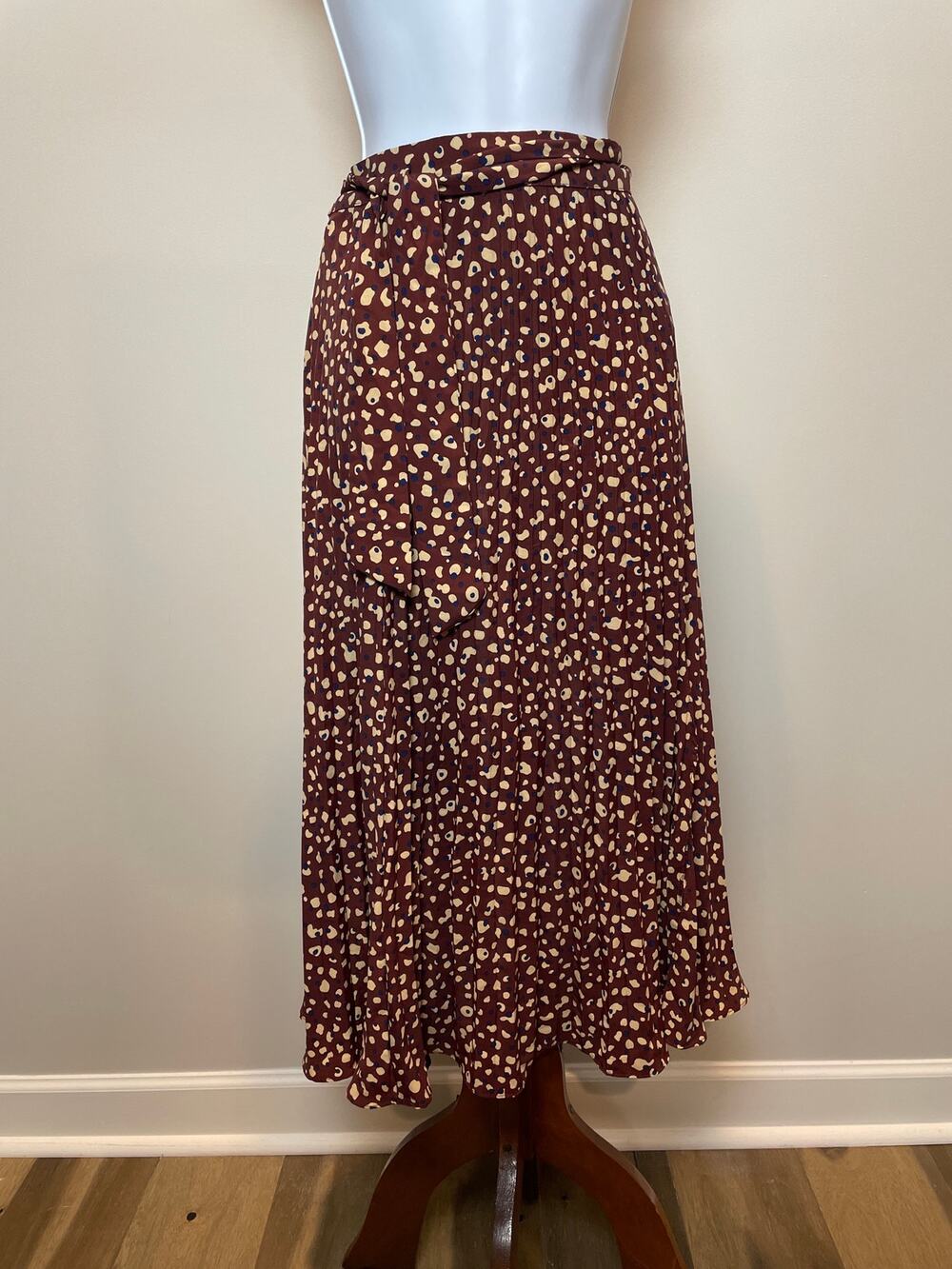 Skies Are Blue Pleated Midi Skirt Size M Deep Terra Cotta Tie Waist Elastic Back